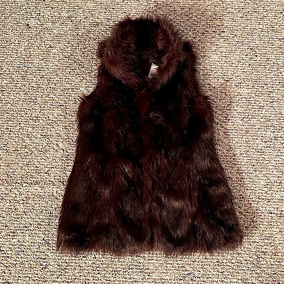 SUZY SHIER (NWT) • Faux-Fur Vest • Size Medium • Silk-Lined Maroon + Black Fur - Picture 1 of 12